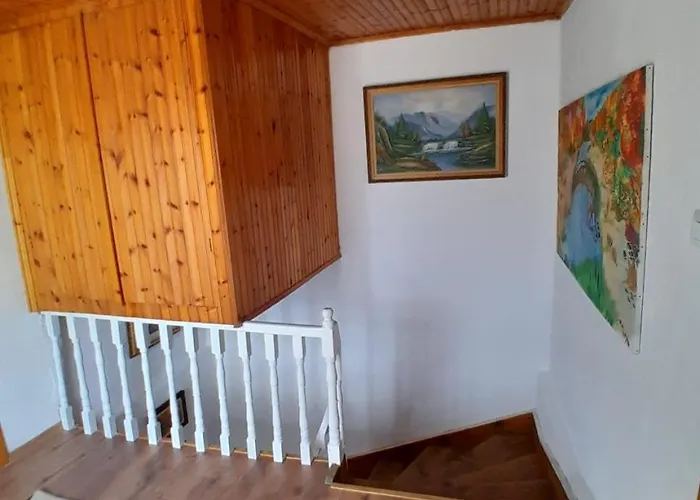 Ejona 3* Gjirokastra