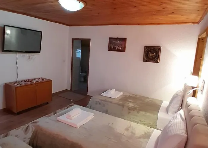 Ejona Affittacamere 3*